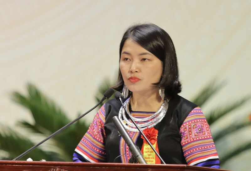 Đại biểu Thao Thị Mè, Chủ tịch MTTQ xã Nhi Sơn phát biểu tham luận tại Đại hội. Ảnh: Minh Hiếu