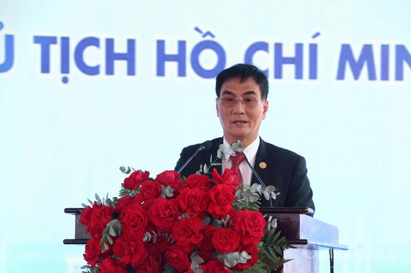 Ông Lê Tuấn Dũng - Tổng giám đốc Công ty cổ phần Đầu tư năng lượng Sóc Trăng 1, phát biểu tại buổi lễ.