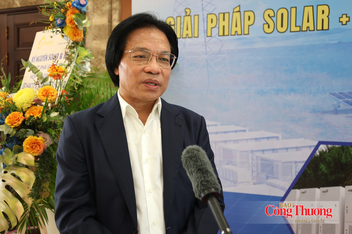 Ông Nguyễn Xuân Quy, Phó Chủ tịch Hiệp hội Năng lượng sạch Việt Nam trao đổi với phóng viên Báo Công Thương.