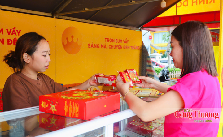 Hà Tĩnh: Thị trường bánh Trung thu đa dạng, hút khách từ sớm - 3