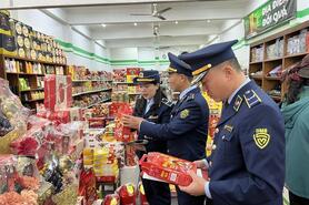 Hàng giả bủa vây thị trường Tết