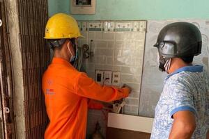 Miền Trung: Mức tiêu thụ điện hộ gia đình tăng do nắng nóng và dịch bệnh