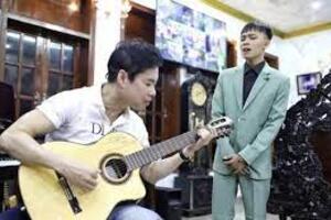 "Chúng tôi không tâng bốc, cát - xê của Hồ Văn Cường là 200 triệu"