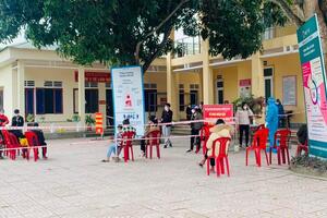 Nhiều học sinh thành F0, 2 địa phương ở Nghệ An chuyển học trực tuyến