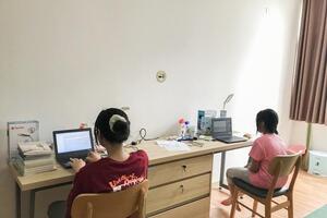 FPT chính thức mở cửa trường học cho các em mô côi cha mẹ vì Covid: Khang trang, sạch sẽ, hỗ trợ học sinh bay về thăm quê 2 lần/năm
