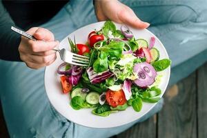 Ăn Tết xong tăng liền vài cân: Đừng nhịn ăn mà hãy áp dụng ngay 2 biện pháp này