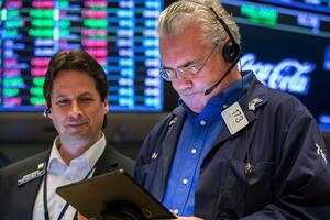 S&P 500 đi ngang