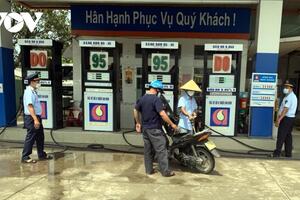 Đình chỉ, tước giấy phép nếu cố tình ngưng bán xăng dầu