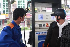 Doanh nghiệp đầu mối xăng dầu 'mở mắt' là lỗ hàng chục tỷ đồng