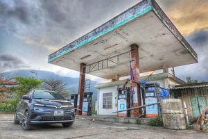 VinFast VF e34 đầu tiên xuyên Việt trong 48h: Sạc 11 lần, lượt đi hết 1 triệu tiền sạc