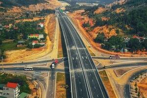 Chính phủ dành trên 500,000 tỷ đồng để đầu tư hơn 1,900 km cao tốc