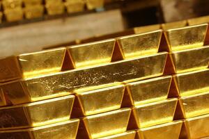 Vàng thế giới lùi nhẹ sau biên bản họp của Fed