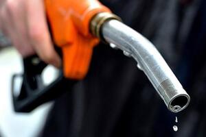 Ngày mai giá xăng có thể tăng mạnh, vượt 30.000 đồng/lít?