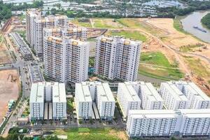 Siết tín dụng bất động sản và bài học nhãn tiền từ các quốc gia trong khu vực
