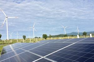 Đầu tư lưới điện thông minh: Giải pháp cấp bách để phát triển năng lượng tái tạo