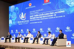 Gần 2000 đại biểu tham dự Diễn đàn Kinh tế Việt Nam lần thứ tư