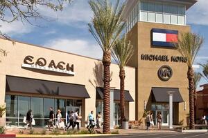 Nhiều hãng kinh doanh “hàng hiệu” lớn nhất thế giới cảnh báo triển vọng tiêu dùng u ám