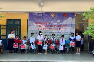 Thừa Thiên Huế: Tiếp sức học sinh huyện miền núi Nam Đông đến trường