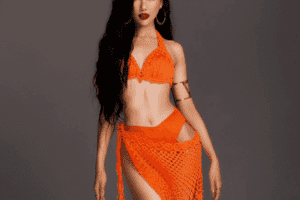 Mặc lại áo tắm của Thuỳ Tiên, Bùi Quỳnh Hoa mang sắc vóc quyến rũ đến với Supermodel International