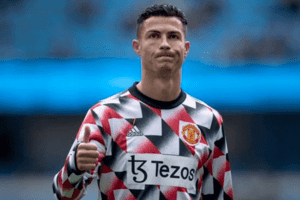 MU họp khẩn sau ‘thảm họa’ tại Etihad, Ronaldo và Casemiro nhận tin không thể vui hơn