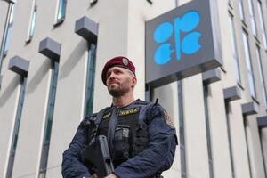 Liệu quyết định cắt giảm sản lượng có thực sự giúp OPEC+ cứu vớt giá dầu thô?