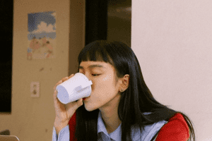 4 kiểu uống nước âm thầm phá hủy thận của bạn