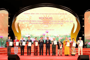 Tổng kết 30 năm phong trào thi đua "Người tốt, việc tốt", vinh danh "Công dân Thủ đô ưu tú" năm 2022