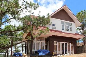 Xây dựng trái phép 60 công trình, chủ đầu tư Khu du lịch Nam Hồ bị phạt 110 triệu đồng