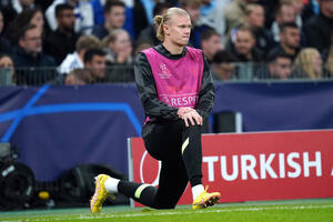 Pep trải lòng lí do quyết không tung Haaland vào sân dù Man City cần bàn thắng