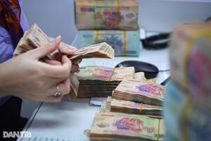 Lãi suất tiền gửi vẫn tăng mạnh, có ngân hàng gần 9%/năm