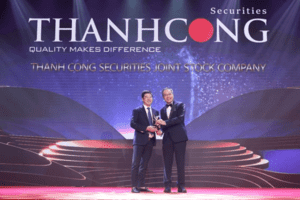 Chứng khoán Thành Công nhận nhận Giải thưởng APEA 2022 - hạng mục Doanh nghiệp tăng trưởng nhanh
