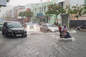 Sắp chịu thêm đợt mưa lũ lớn, Đà Nẵng và Quảng Nam khẩn trương phòng chống ngập úng đô thị