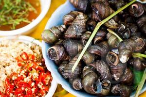 4 sai lầm nghiêm trọng khi ăn ốc gây đau bụng, rước ký sinh trùng vào người