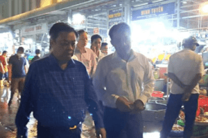 3 giờ sáng, Bộ trưởng Lê Minh Hoan xuất hiện ở chợ đầu mối Bình Điền