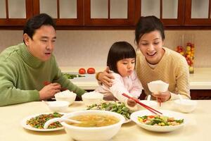 Làm 5 việc này sau khi ăn cơm là tự mình "phá hoại" sức khỏe, nguy hiểm nhất là điều số 3