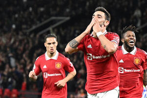 Bruno Fernandes tự tin tỏa sáng khi Ronaldo ngồi ngoài