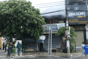 Quảng Bình: Cháy lớn tại cửa hàng tạp hóa lúc rạng sáng
