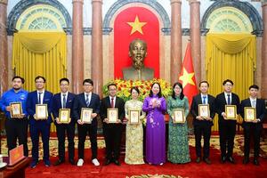 Phó Chủ tịch nước Võ Thị Ánh Xuân gặp mặt 30 tài năng trẻ khoa học công nghệ năm 2022