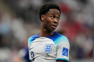 Sterling tiết lộ có thể không tiếp tục đá World Cup 2022 cùng ĐT Anh