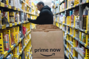 Nhân viên Amazon kiệt quệ cả thể chất lẫn tinh thần khi Giáng sinh gần kề: “Ngày nào tôi cũng khóc”