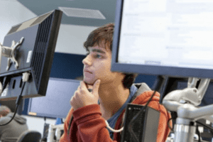 Khoảng 100.000 nhân viên CNTT đã rời Nga từ đầu năm 2022