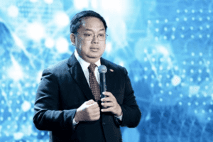 Ông Hoàng Nam Tiến nói về giới trẻ Việt Nam: Có người sở hữu hàng chục triệu USD vẫn làm 15-20 tiếng mỗi ngày, chưa bao giờ hưởng thụ