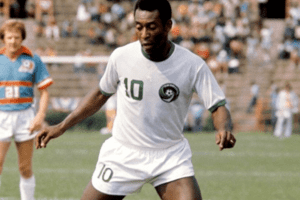 Thương tiếc "Vua bóng đá": Nhìn lại 12 khoảnh khắc để đời của Pele