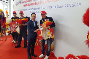 Đà Nẵng đón 2 chuyến bay quốc tế và quốc nội đầu tiên “xông đất” năm mới 2023