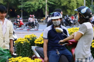 Không có khách, giới bất động sản nghỉ tết sớm đi bán hoa