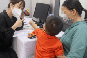 Mẹ trên 35 tuổi, bố trên 45 tuổi có nguy cơ sinh con bị khuyết tật