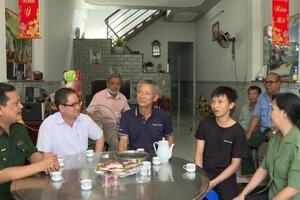 Cần Thơ: Lãnh đạo thành phố thăm hỏi, động viên thanh niên chuẩn bị nhập ngũ