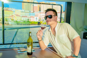 Chủ tịch Vietyacht tự làm YouTuber, bán du thuyền online: Nhà giàu Việt thắt chặt chi tiêu, chiếc du thuyền đắt nhất bán được chỉ... 50 tỷ đồng