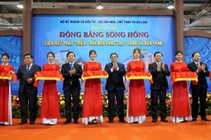 Khai mạc Triển lãm ảnh nghệ thuật và trưng bày các sản phẩm vùng Đồng bằng Sông Hồng