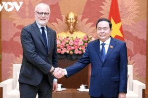 Nguyên Thủ tướng Pháp bày tỏ ấn tượng về phát triển kinh tế- xã hội của Việt Nam